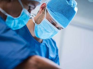 Lekarze podczas operacji